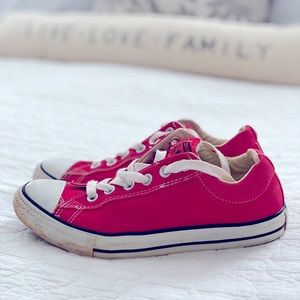 Converse Sneakers 👟